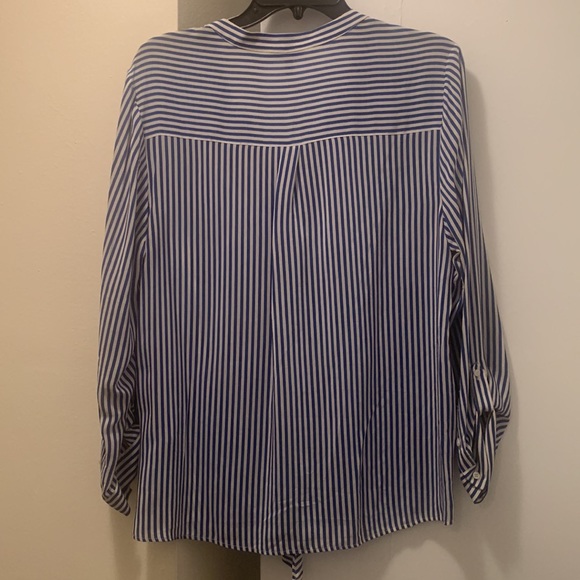 Joie blouse. 100% silk. Button down. Tie bottom. - Picture 2 of 5